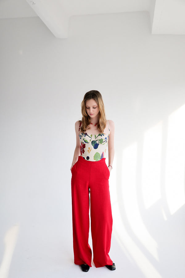 Linen pants in red